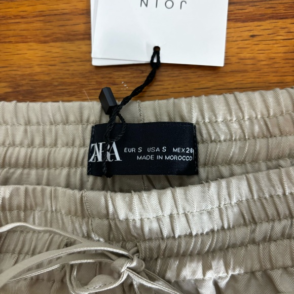 Zara Casual Khaki Shorts with Pockets Drawstring Women Size S New - Picture 3 of 4